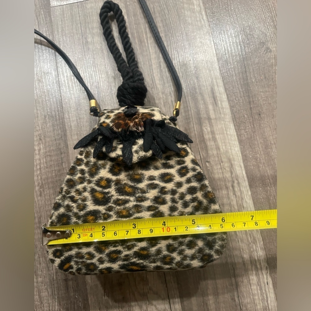 Feathered Head Coquette cheetah animal print pinup mini bag crossbody triangle - Picture 10 of 13
